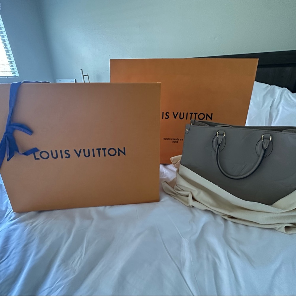 Louis Vuitton Bag Authentic OntheGo MM